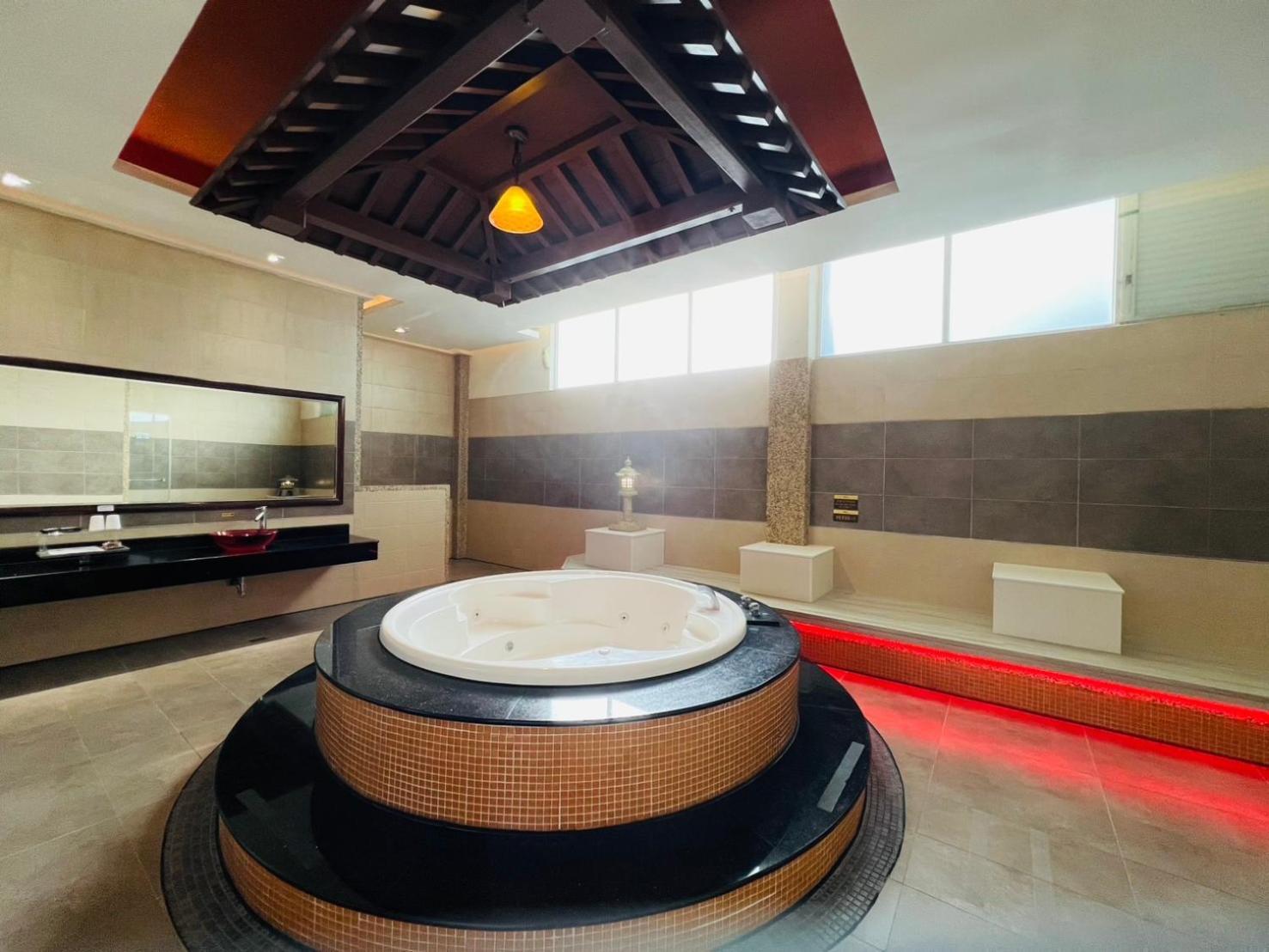 Wei Feng Exquisite Motel Pintung Branch Pingtung Exterior foto