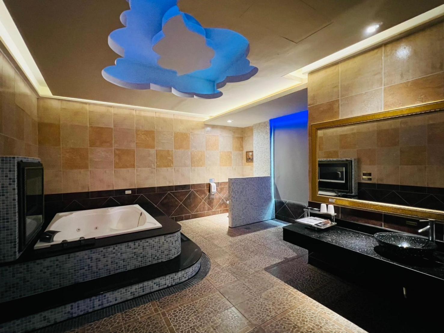 Wei Feng Exquisite Motel Pintung Branch Pingtung Exterior foto